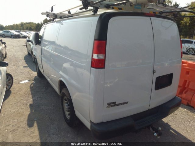 Photo 2 VIN: 1GCWGAFG5J1334939 - CHEVROLET EXPRESS CARGO VAN 