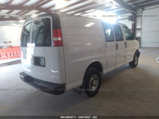 Photo 3 VIN: 1GCWGAFG6J1213353 - CHEVROLET EXPRESS CARGO VAN 