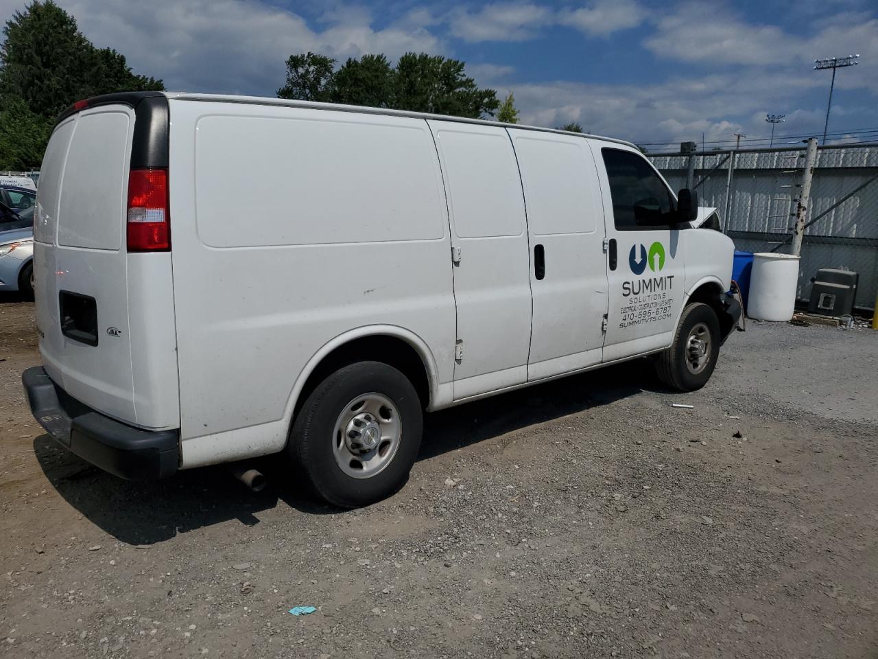 Photo 2 VIN: 1GCWGAFG6L1267495 - CHEVROLET EXPRESS 