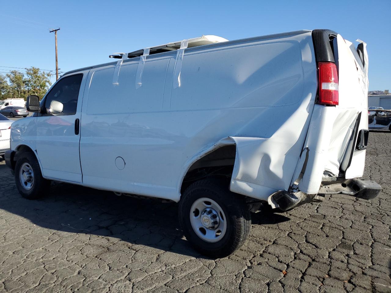 Photo 3 VIN: 1GCWGAFG6L1275015 - CHEVROLET EXPRESS 