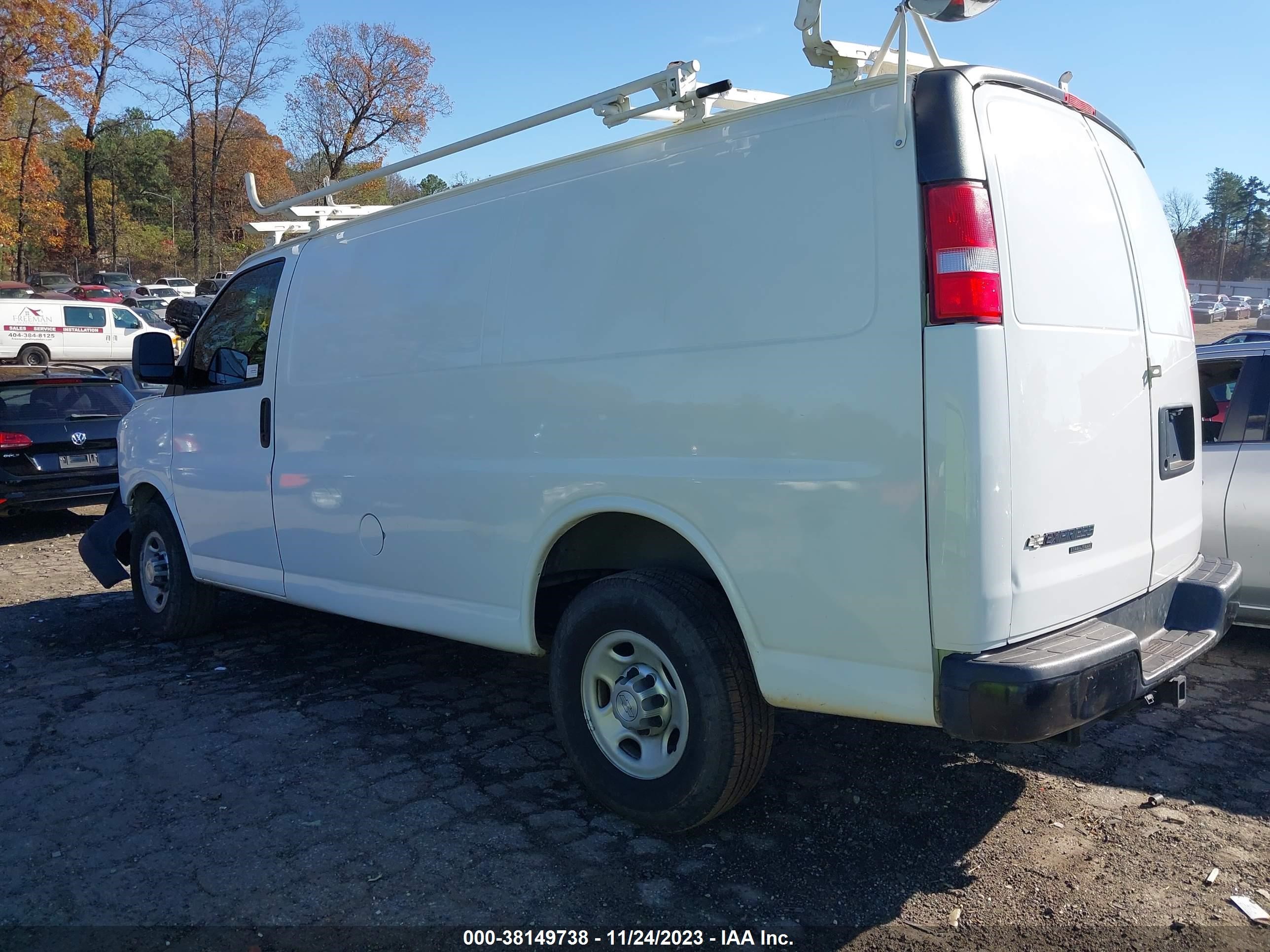 Photo 2 VIN: 1GCWGAFG7G1160722 - CHEVROLET EXPRESS 