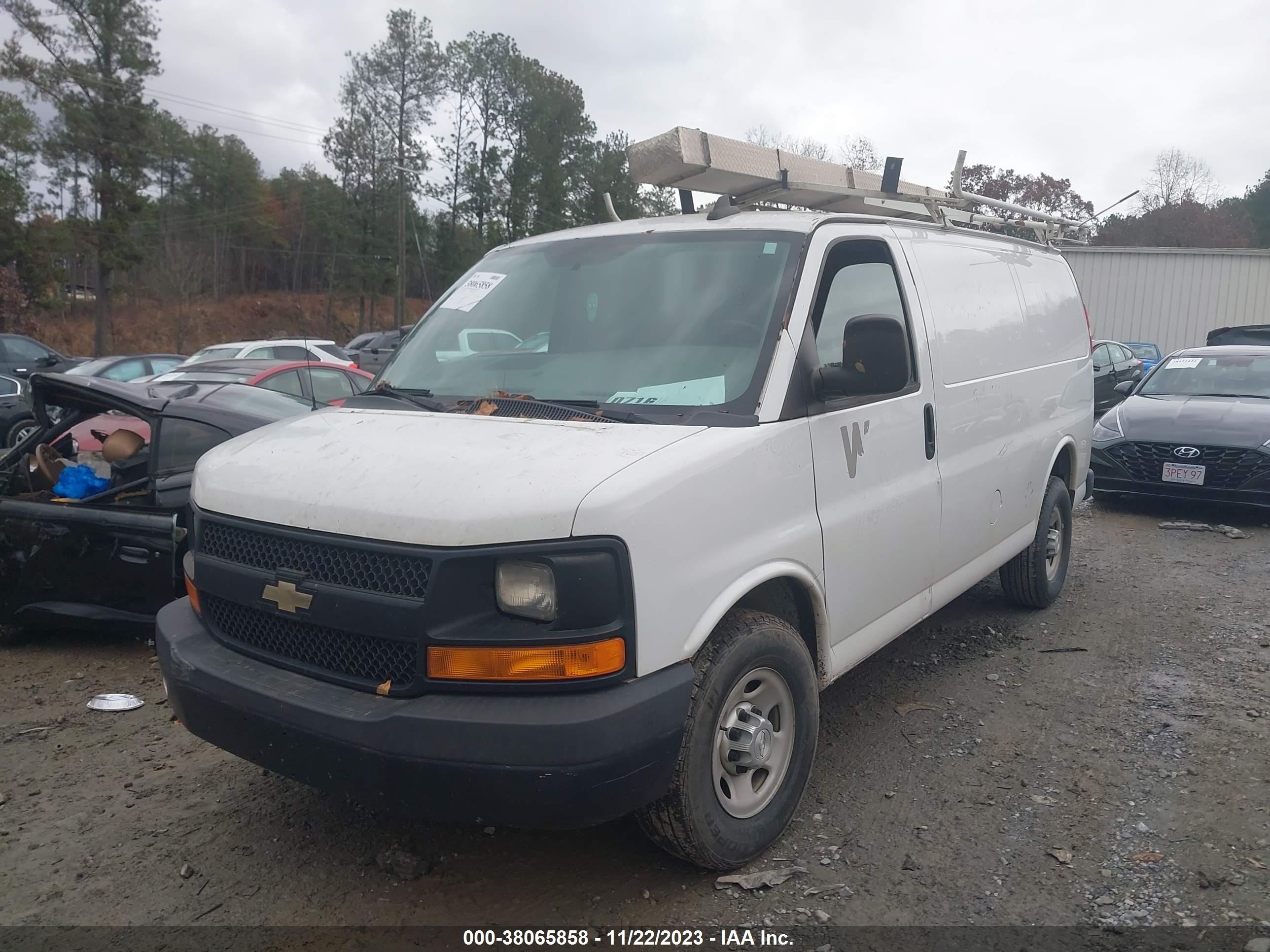 Photo 1 VIN: 1GCWGAFG7H1269375 - CHEVROLET EXPRESS 