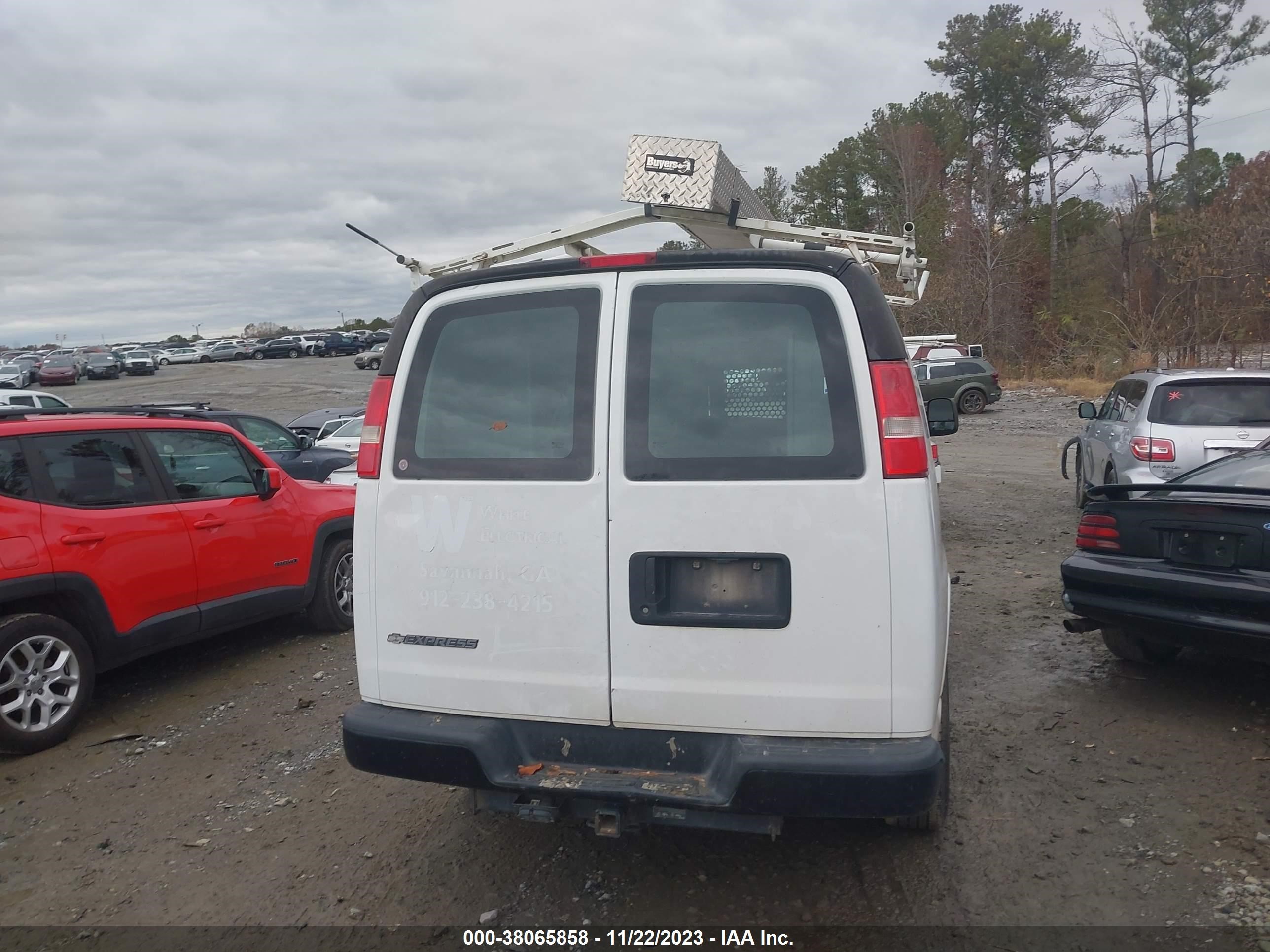 Photo 15 VIN: 1GCWGAFG7H1269375 - CHEVROLET EXPRESS 