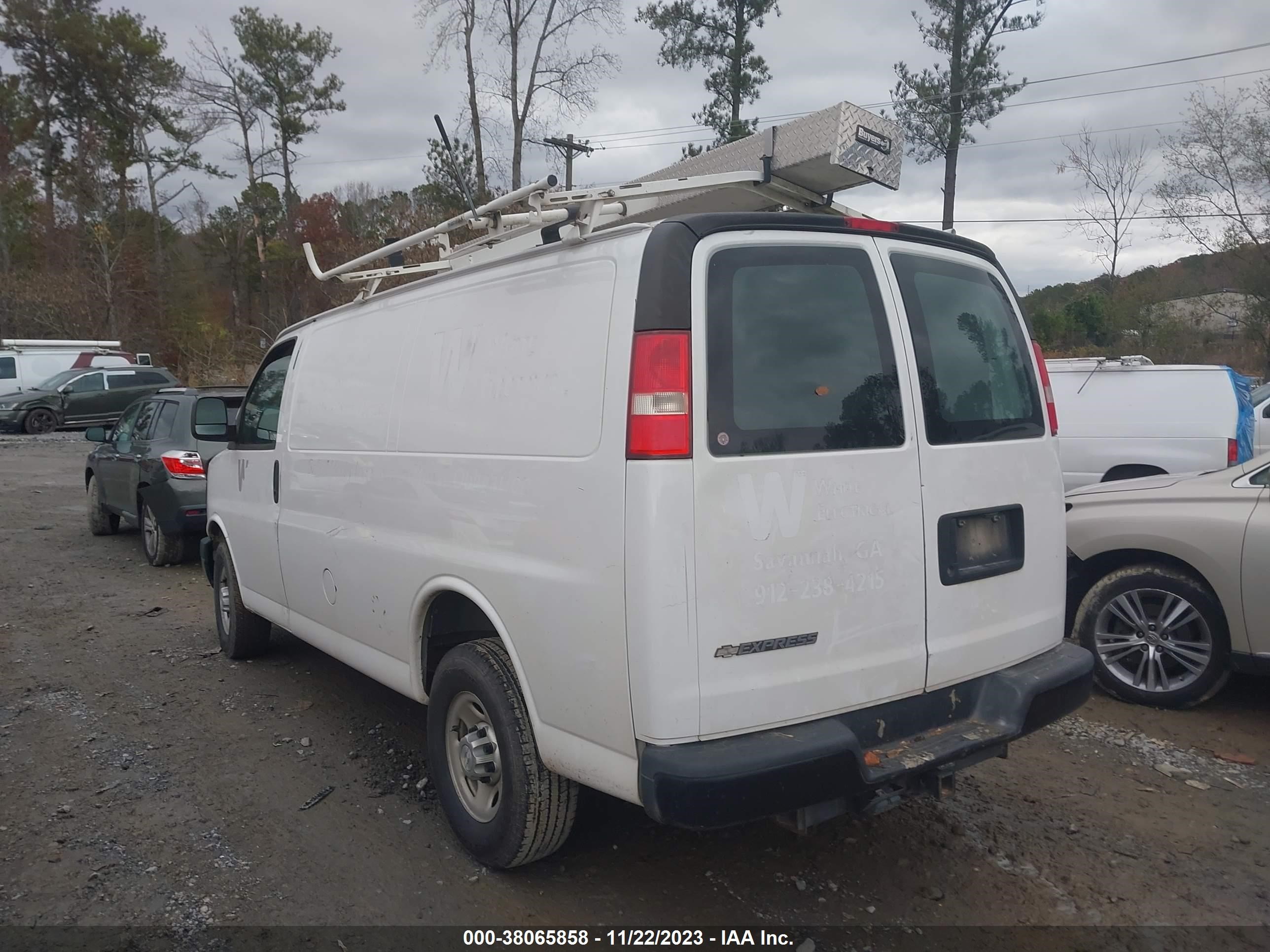 Photo 2 VIN: 1GCWGAFG7H1269375 - CHEVROLET EXPRESS 