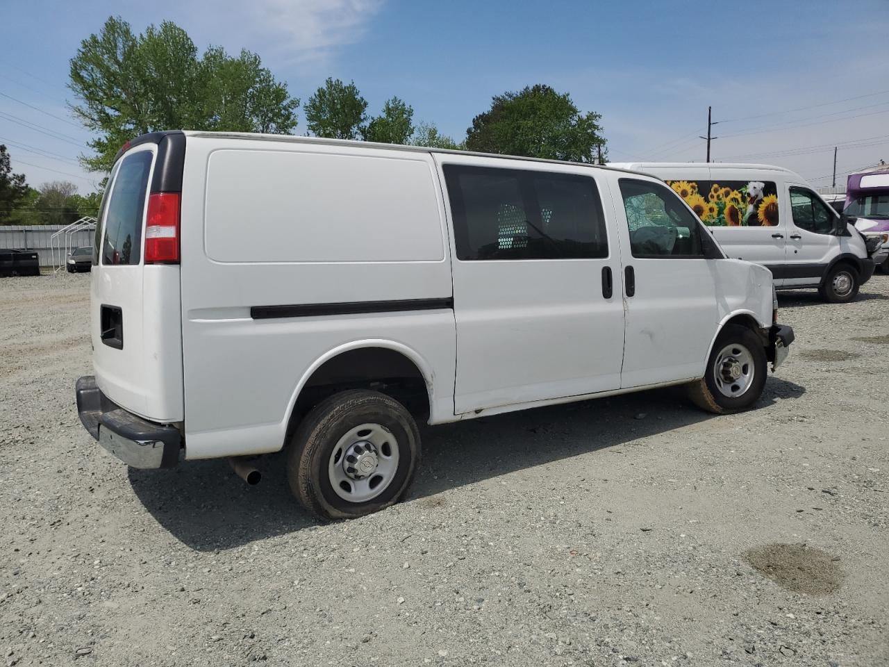 Photo 2 VIN: 1GCWGAFG7K1288077 - CHEVROLET EXPRESS 