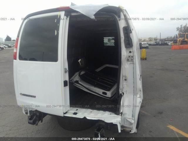 Photo 5 VIN: 1GCWGAFG8J1910801 - CHEVROLET EXPRESS CARGO VAN 