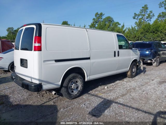 Photo 3 VIN: 1GCWGAFG8L1252657 - CHEVROLET EXPRESS 