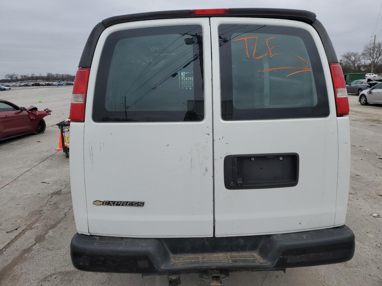 Photo 5 VIN: 1GCWGAFG9H1118537 - CHEVROLET EXPRESS 