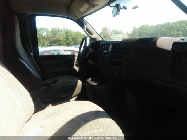 Photo 4 VIN: 1GCWGAFG9J1304634 - CHEVROLET EXPRESS 