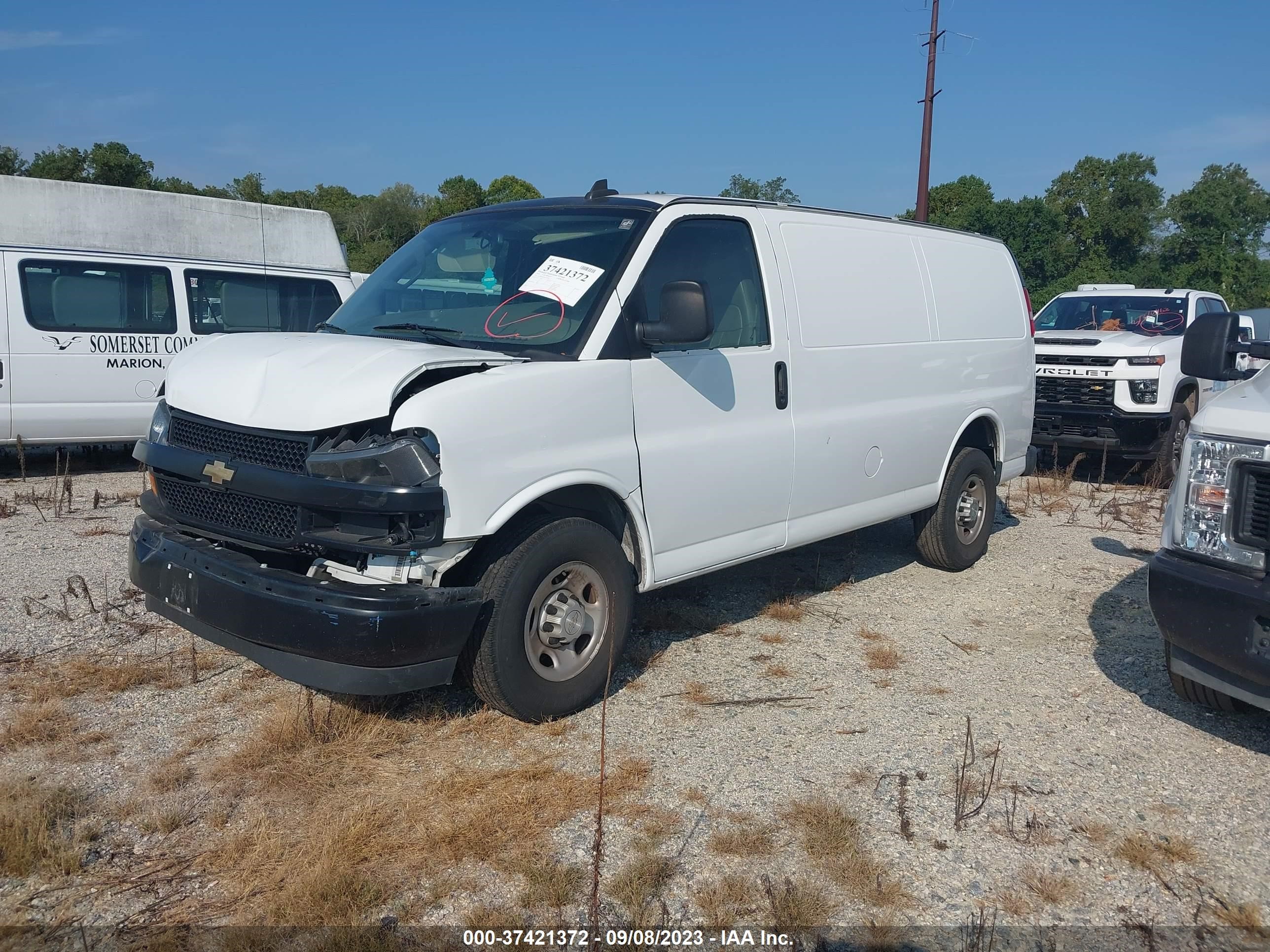 Photo 1 VIN: 1GCWGAFG9J1337858 - CHEVROLET EXPRESS 