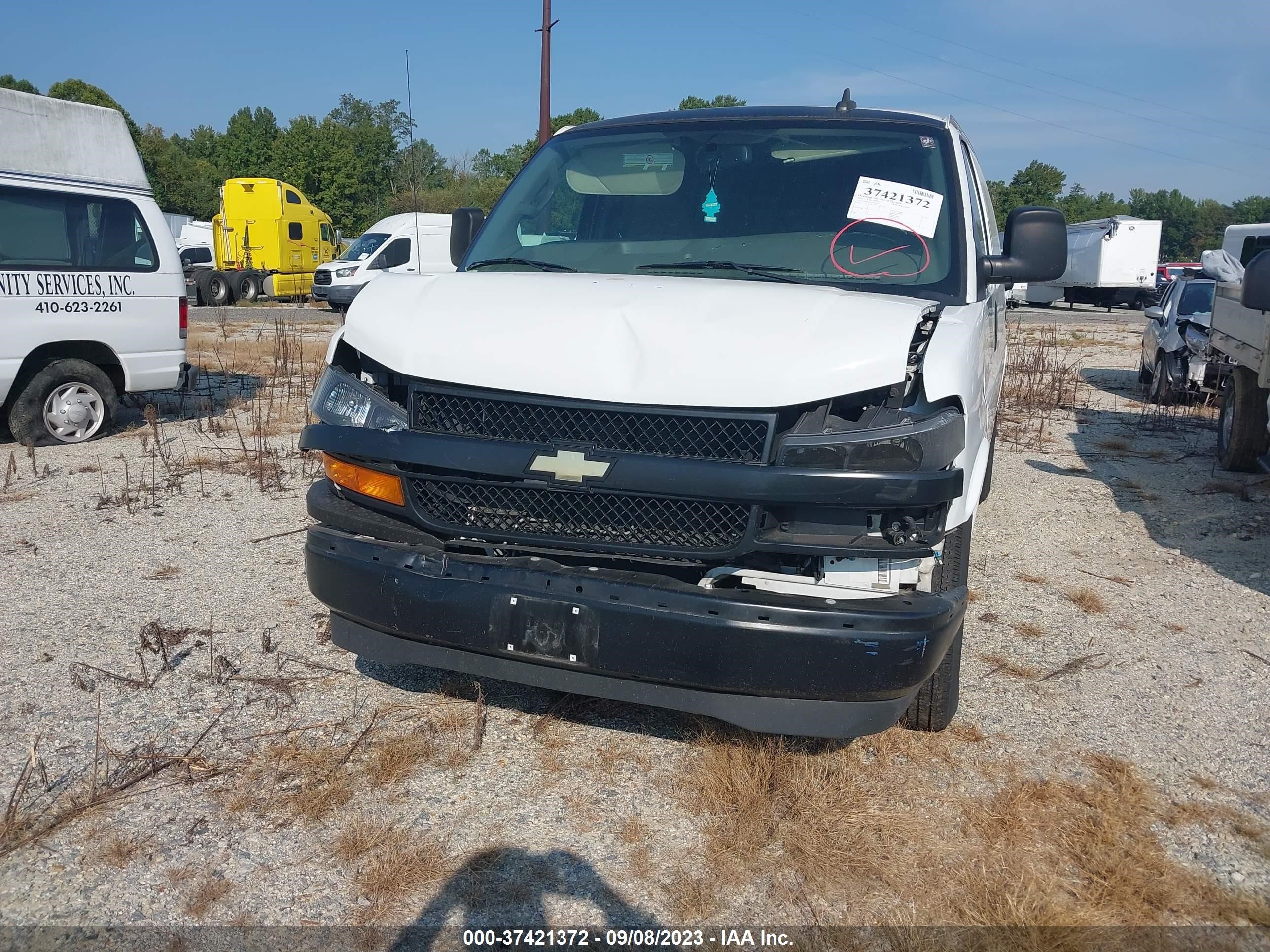 Photo 5 VIN: 1GCWGAFG9J1337858 - CHEVROLET EXPRESS 