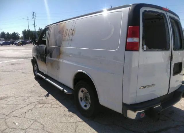 Photo 2 VIN: 1GCWGAFG9L1165527 - CHEVROLET EXPRESS CARGO VAN 