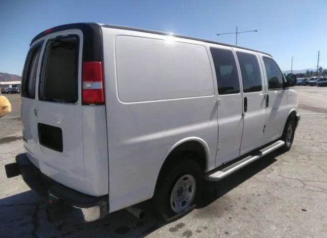 Photo 3 VIN: 1GCWGAFG9L1165527 - CHEVROLET EXPRESS CARGO VAN 