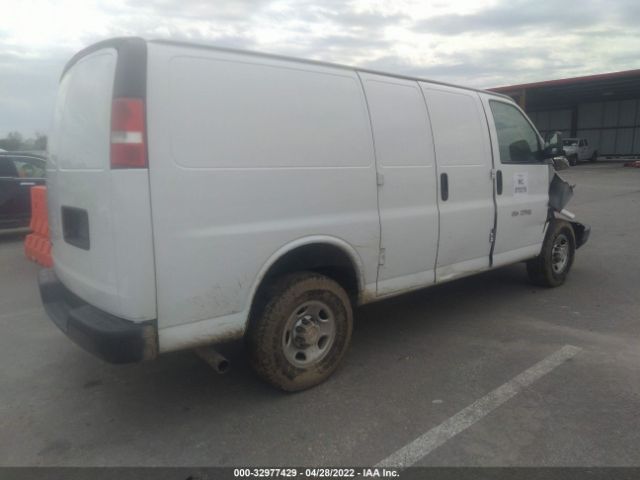 Photo 3 VIN: 1GCWGAFGXJ1179983 - CHEVROLET EXPRESS CARGO VAN 