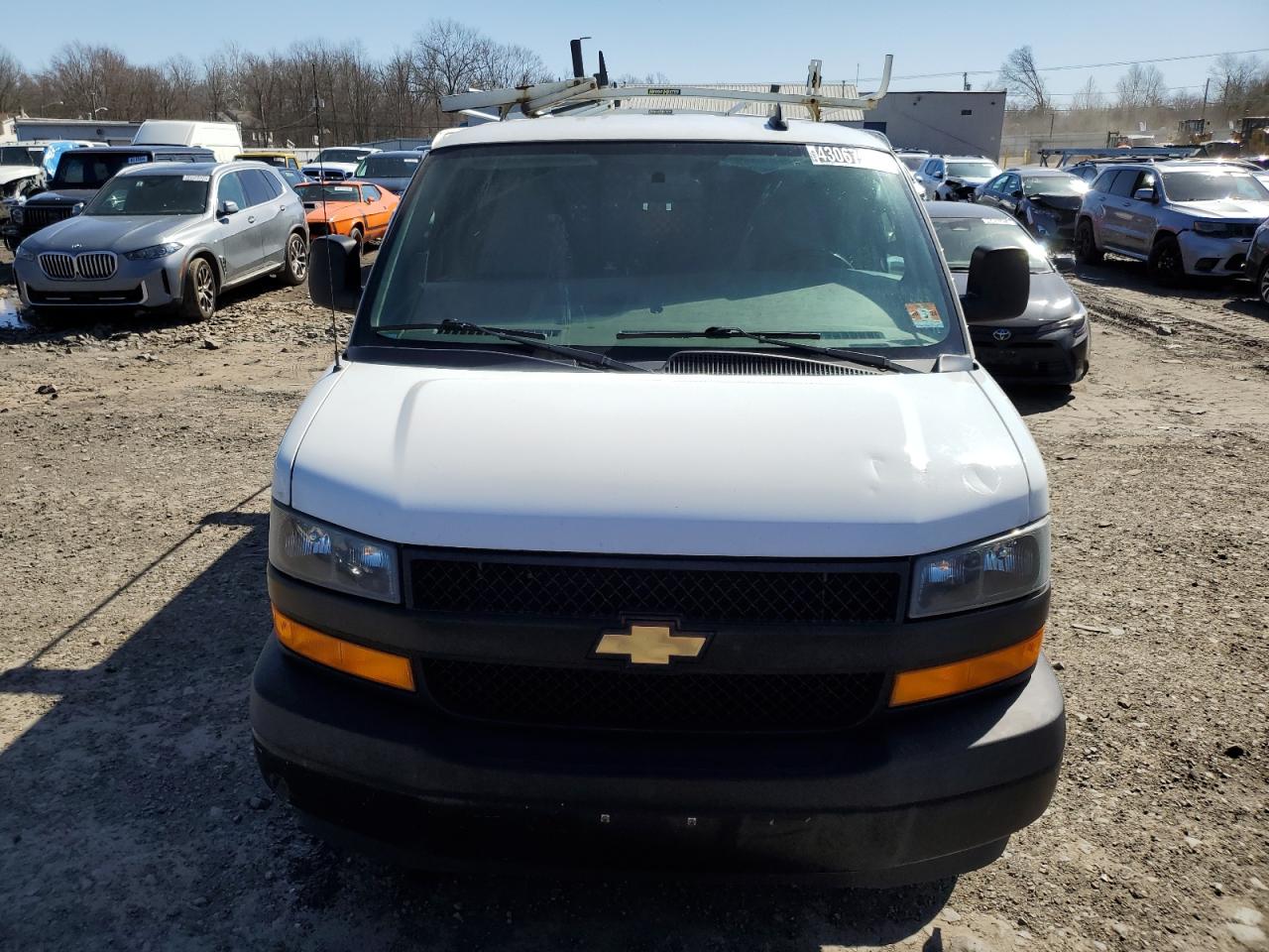 Photo 4 VIN: 1GCWGAFP0J1337747 - CHEVROLET EXPRESS 