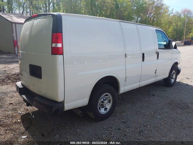 Photo 3 VIN: 1GCWGAFP0N1173678 - CHEVROLET EXPRESS CARGO 