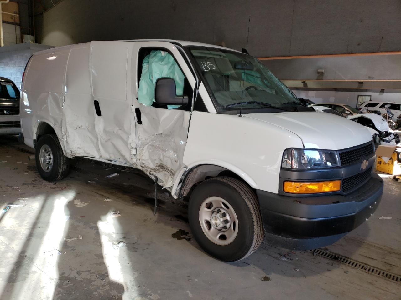 Photo 3 VIN: 1GCWGAFP0P1114309 - CHEVROLET EXPRESS 