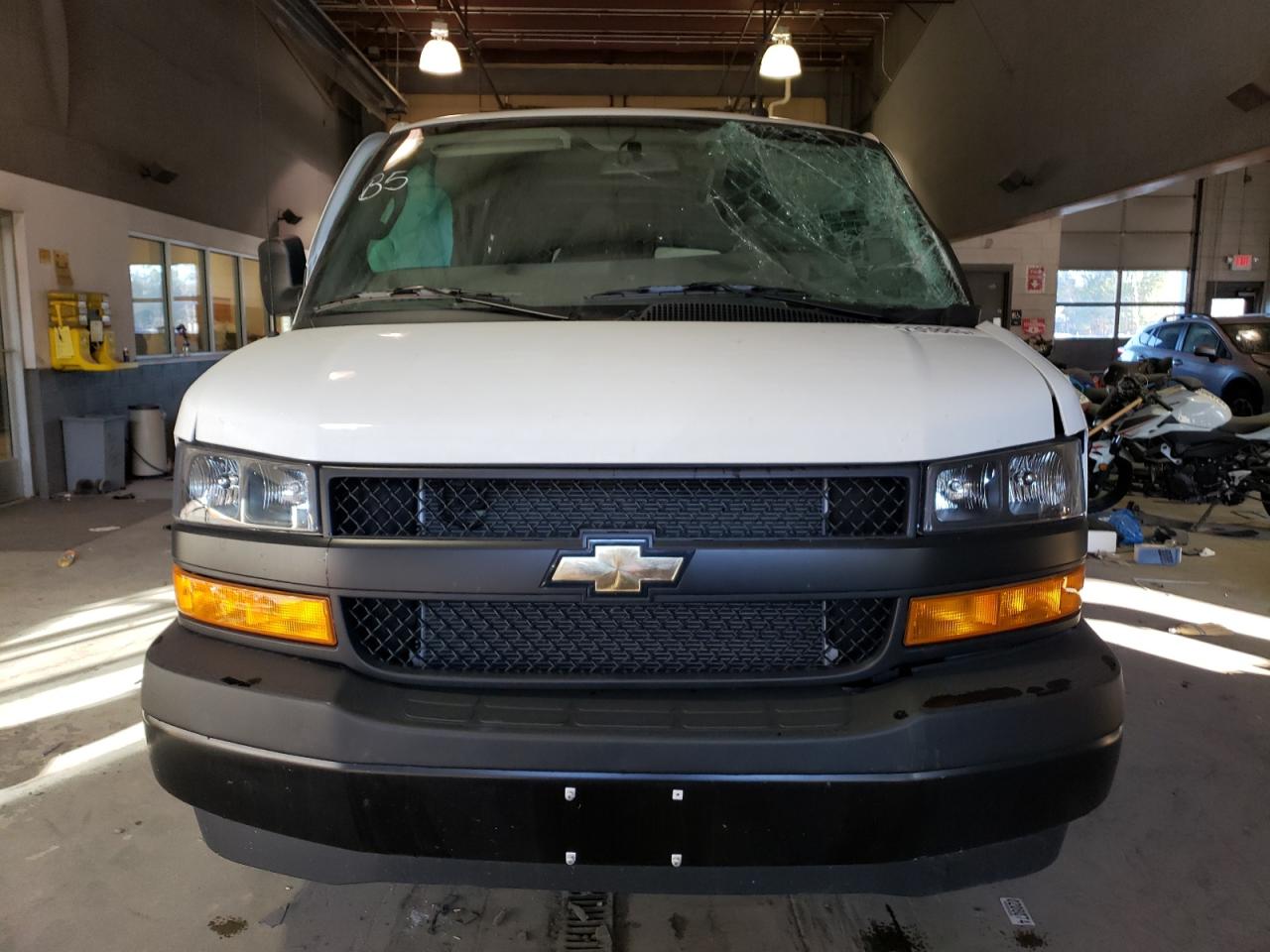 Photo 4 VIN: 1GCWGAFP0P1114309 - CHEVROLET EXPRESS 