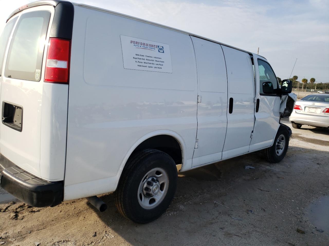 Photo 2 VIN: 1GCWGAFP2M1145573 - CHEVROLET EXPRESS 