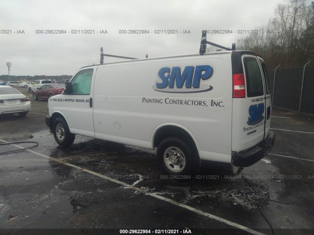 Photo 2 VIN: 1GCWGAFP3J1175547 - CHEVROLET EXPRESS CARGO VAN 