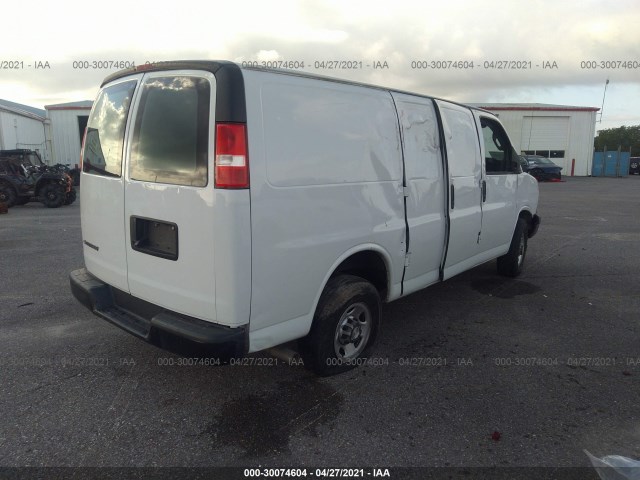 Photo 3 VIN: 1GCWGAFP3J1268469 - CHEVROLET EXPRESS CARGO VAN 