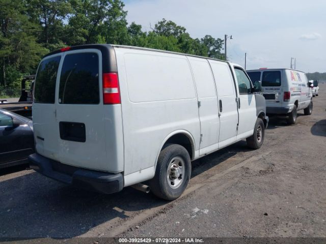 Photo 3 VIN: 1GCWGAFP3J1332929 - CHEVROLET EXPRESS 