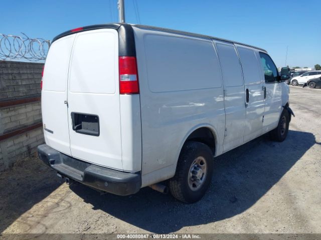 Photo 3 VIN: 1GCWGAFP3K1362143 - CHEVROLET EXPRESS 