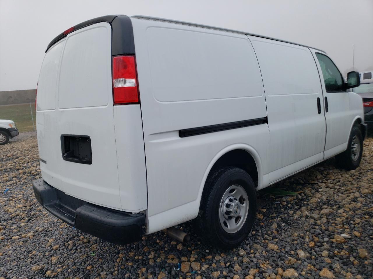 Photo 2 VIN: 1GCWGAFP3L1161814 - CHEVROLET EXPRESS 