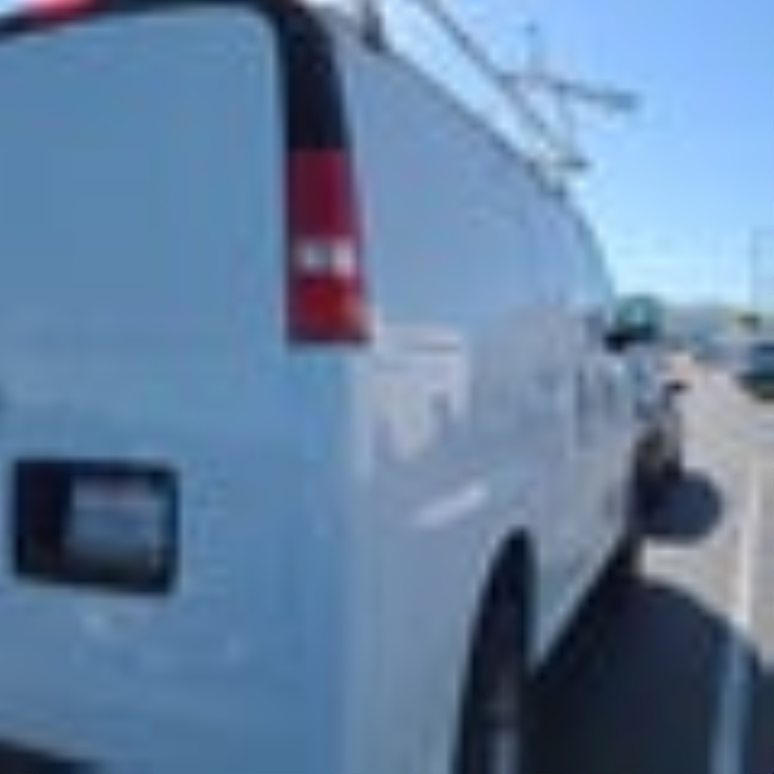 Photo 10 VIN: 1GCWGAFP4J1326752 - CHEVROLET EXPRESS 