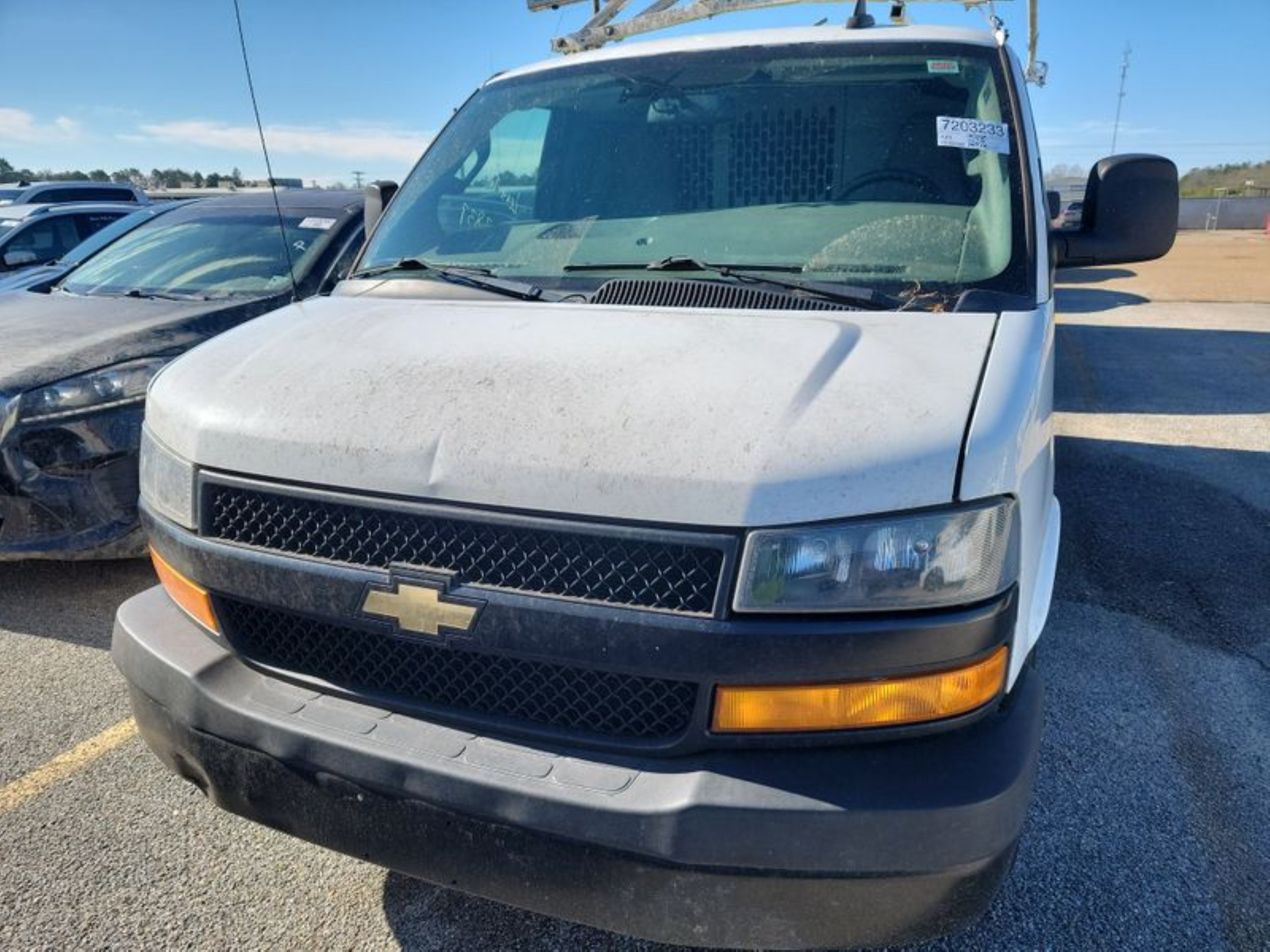 Photo 3 VIN: 1GCWGAFP4J1342837 - CHEVROLET EXPRESS 