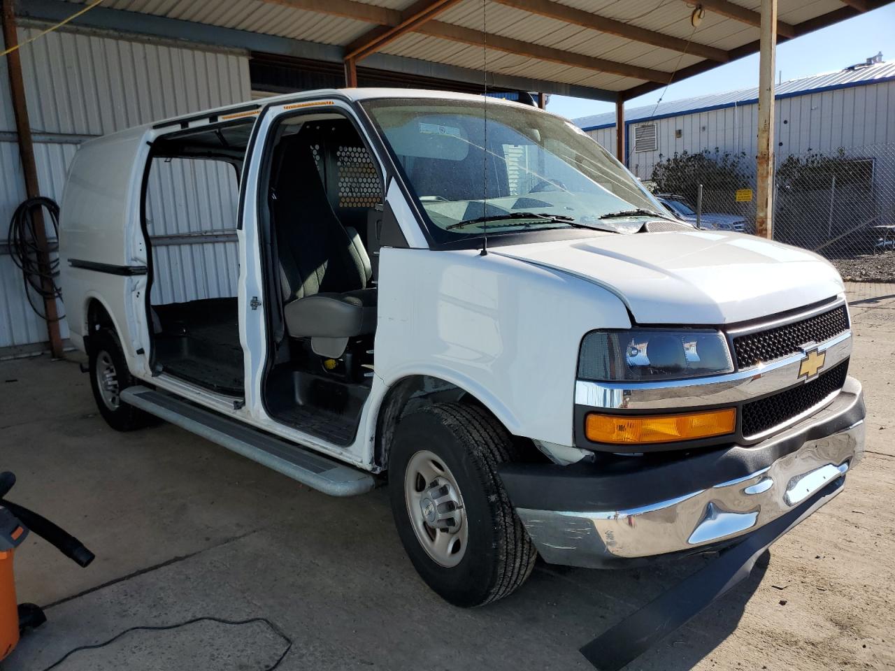 Photo 3 VIN: 1GCWGAFP4M1306425 - CHEVROLET EXPRESS 