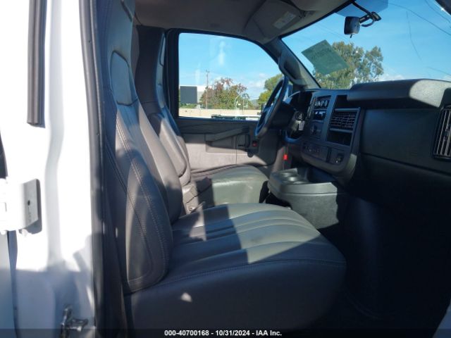 Photo 4 VIN: 1GCWGAFP5J1336223 - CHEVROLET EXPRESS 