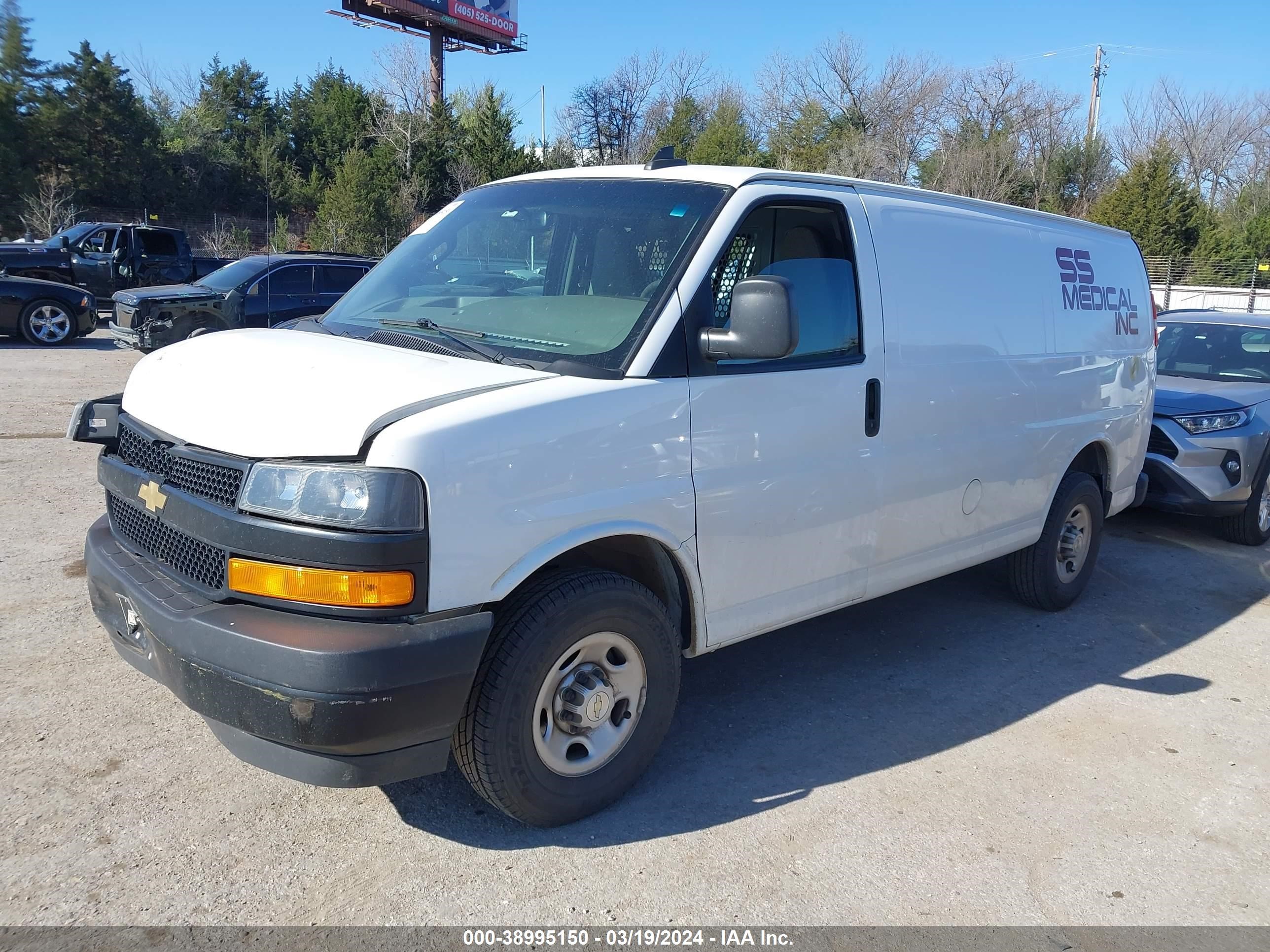 Photo 1 VIN: 1GCWGAFP5M1176915 - CHEVROLET EXPRESS 