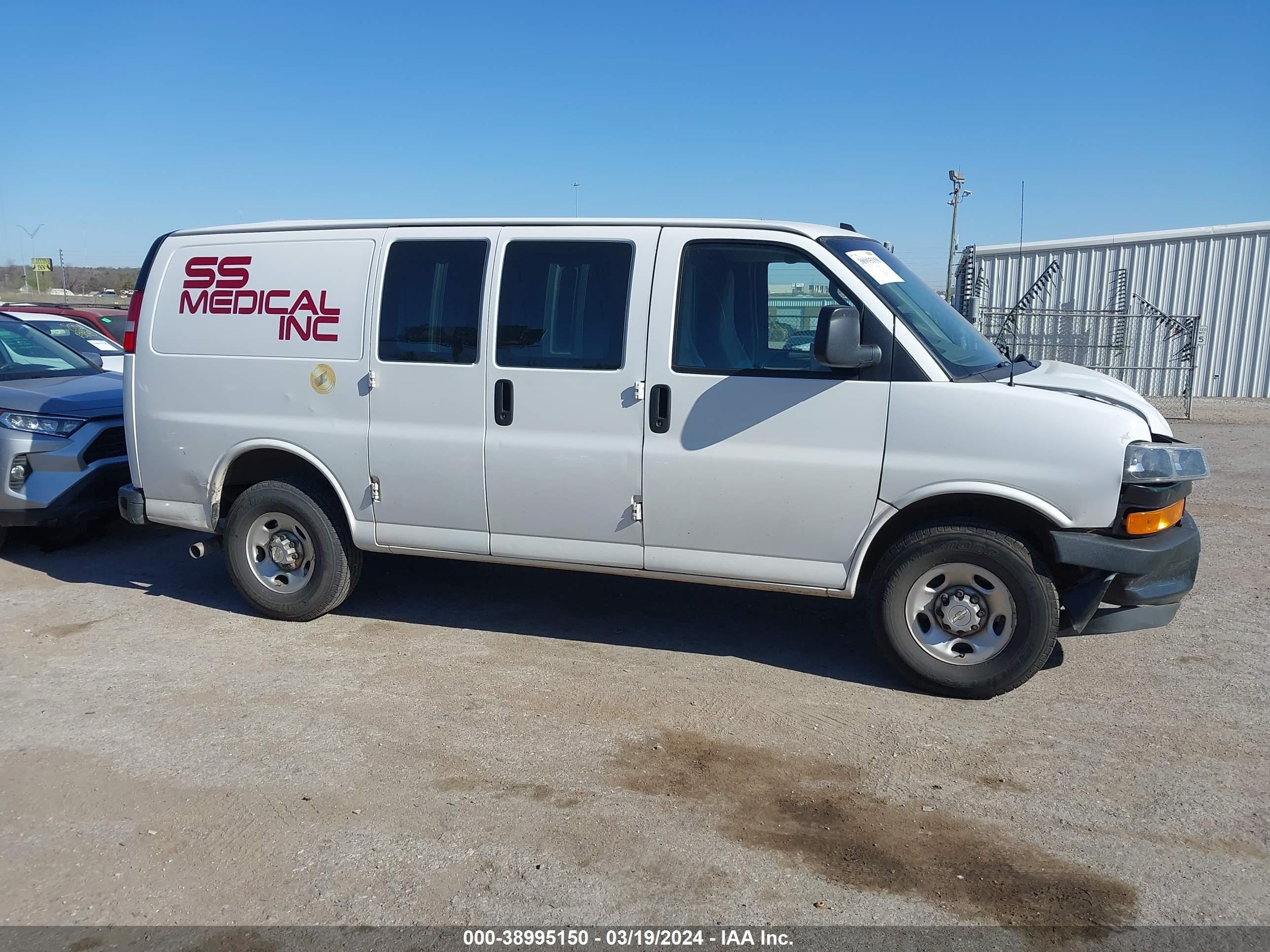 Photo 12 VIN: 1GCWGAFP5M1176915 - CHEVROLET EXPRESS 