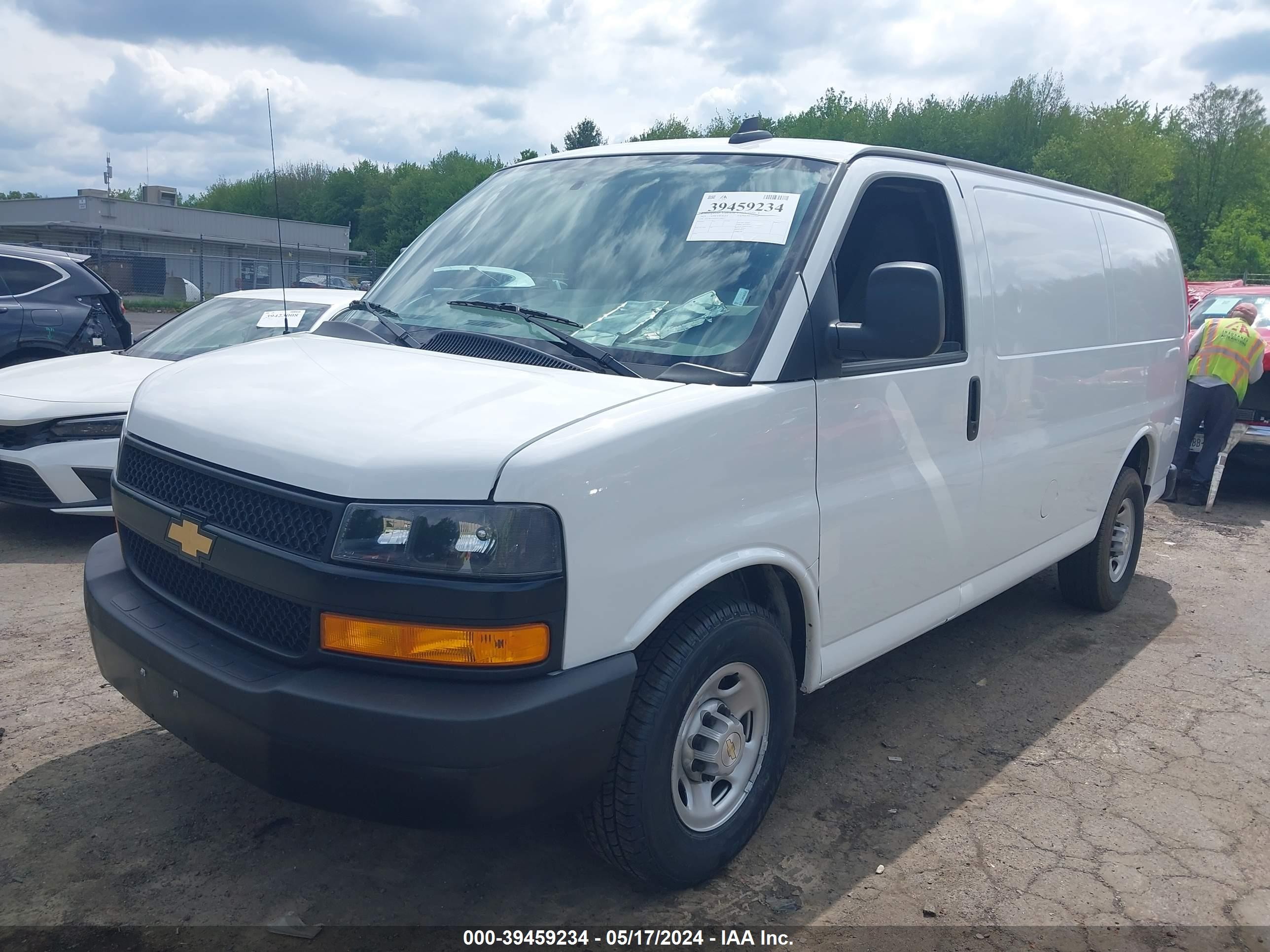 Photo 1 VIN: 1GCWGAFP5P1258261 - CHEVROLET EXPRESS 