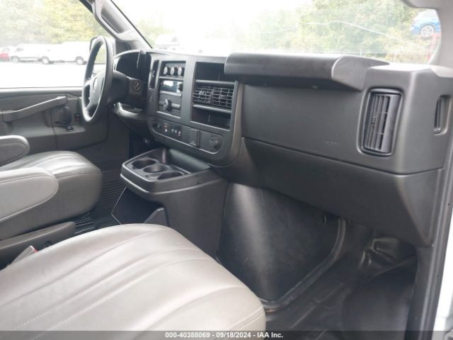 Photo 4 VIN: 1GCWGAFP6N1241773 - CHEVROLET EXPRESS 