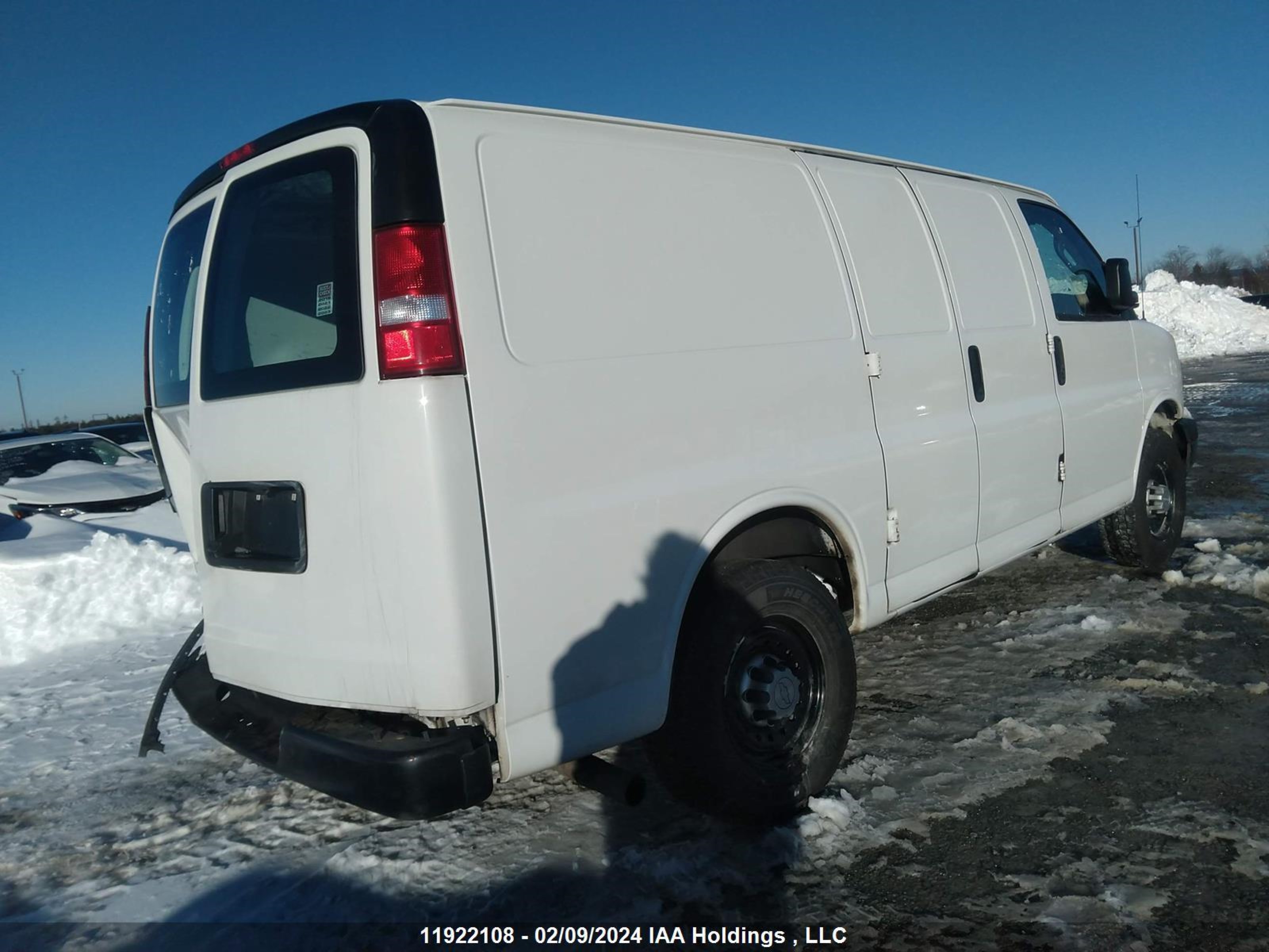 Photo 3 VIN: 1GCWGAFP7K1329078 - CHEVROLET EXPRESS 