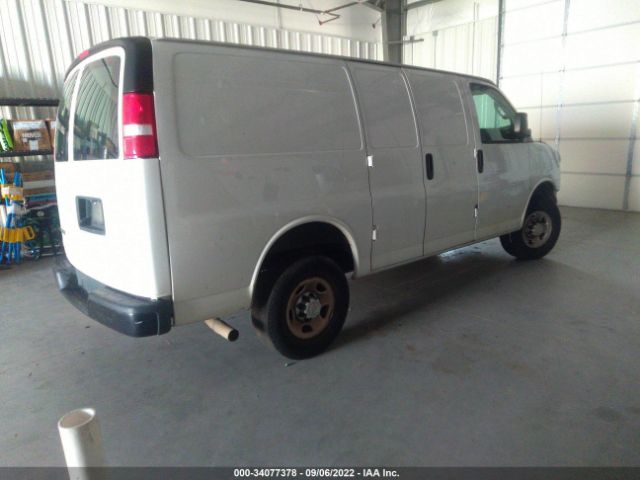 Photo 3 VIN: 1GCWGAFP7K1369631 - CHEVROLET EXPRESS CARGO VAN 