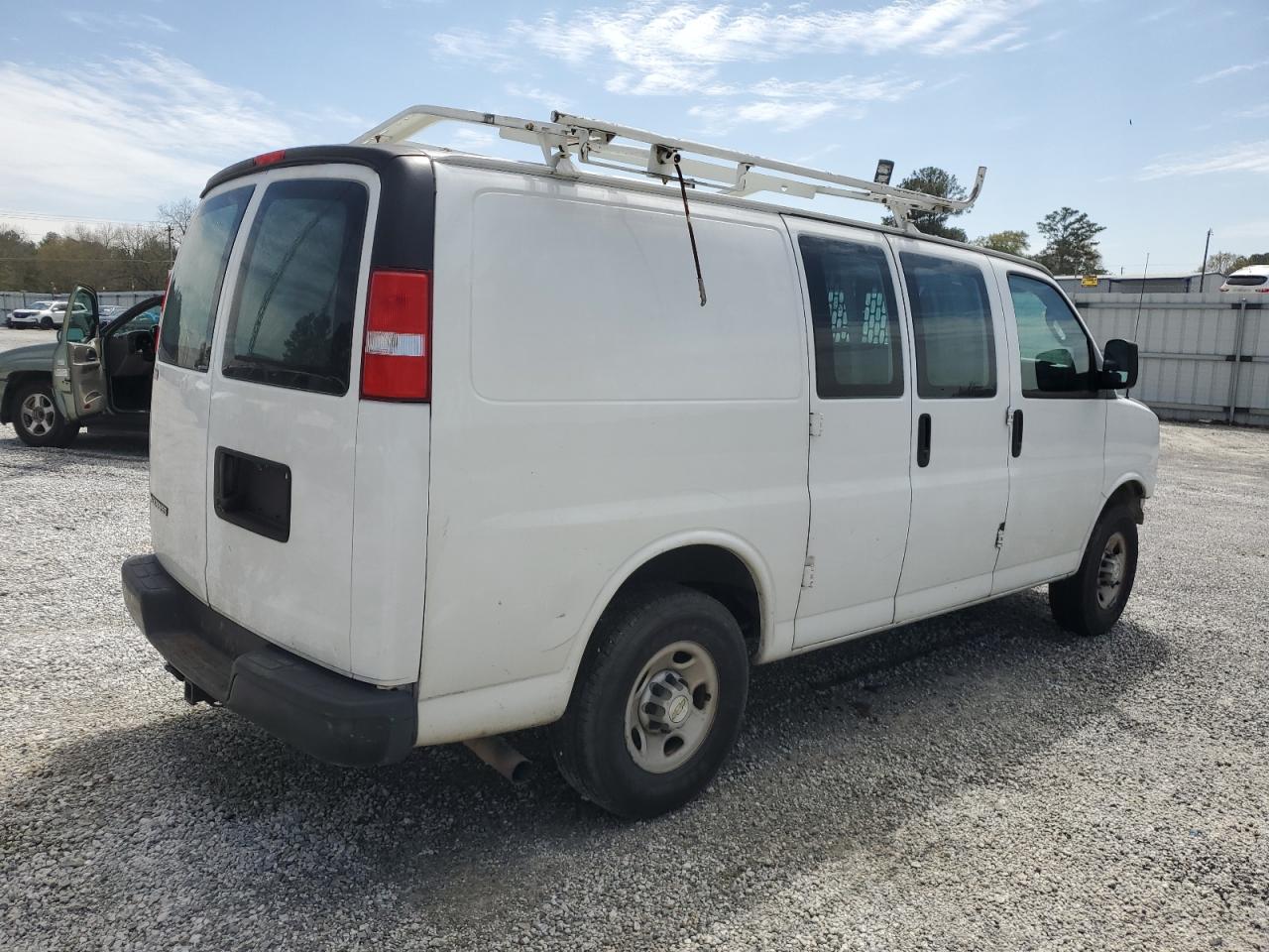 Photo 3 VIN: 1GCWGAFP7M1159579 - CHEVROLET EXPRESS 