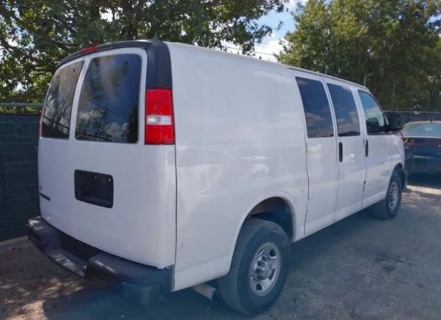 Photo 3 VIN: 1GCWGAFP8J1235550 - CHEVROLET EXPRESS 