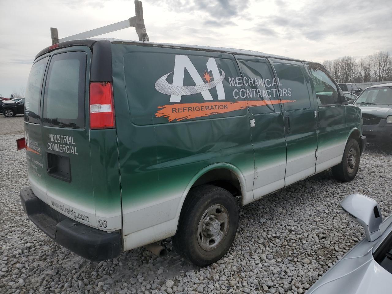 Photo 2 VIN: 1GCWGAFP8J1315706 - CHEVROLET EXPRESS 