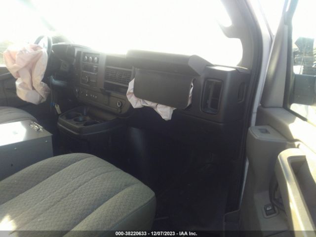 Photo 4 VIN: 1GCWGAFP9K1275413 - CHEVROLET EXPRESS 2500 