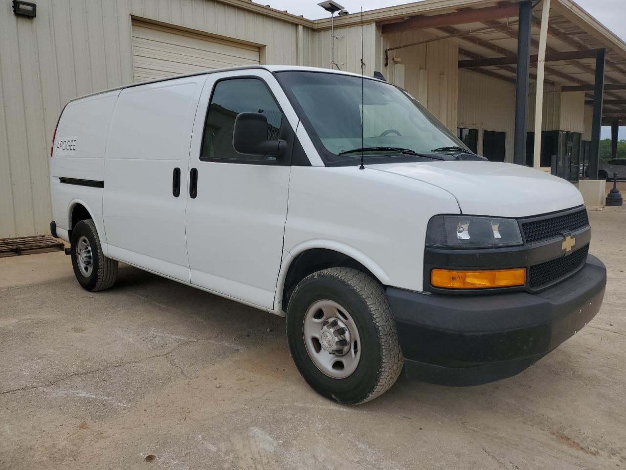 Photo 3 VIN: 1GCWGAFPXJ1334225 - CHEVROLET EXPRESS 