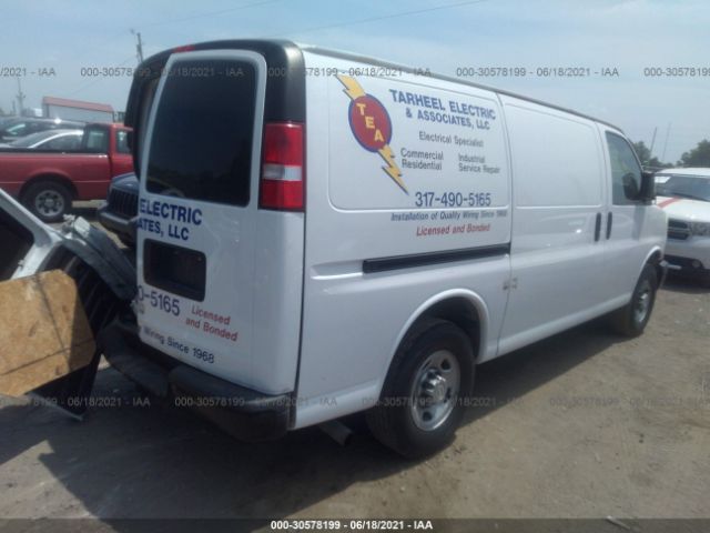 Photo 3 VIN: 1GCWGAHGXH1138227 - CHEVROLET EXPRESS G2500 