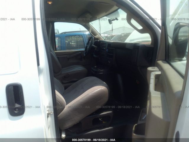 Photo 4 VIN: 1GCWGAHGXH1138227 - CHEVROLET EXPRESS G2500 