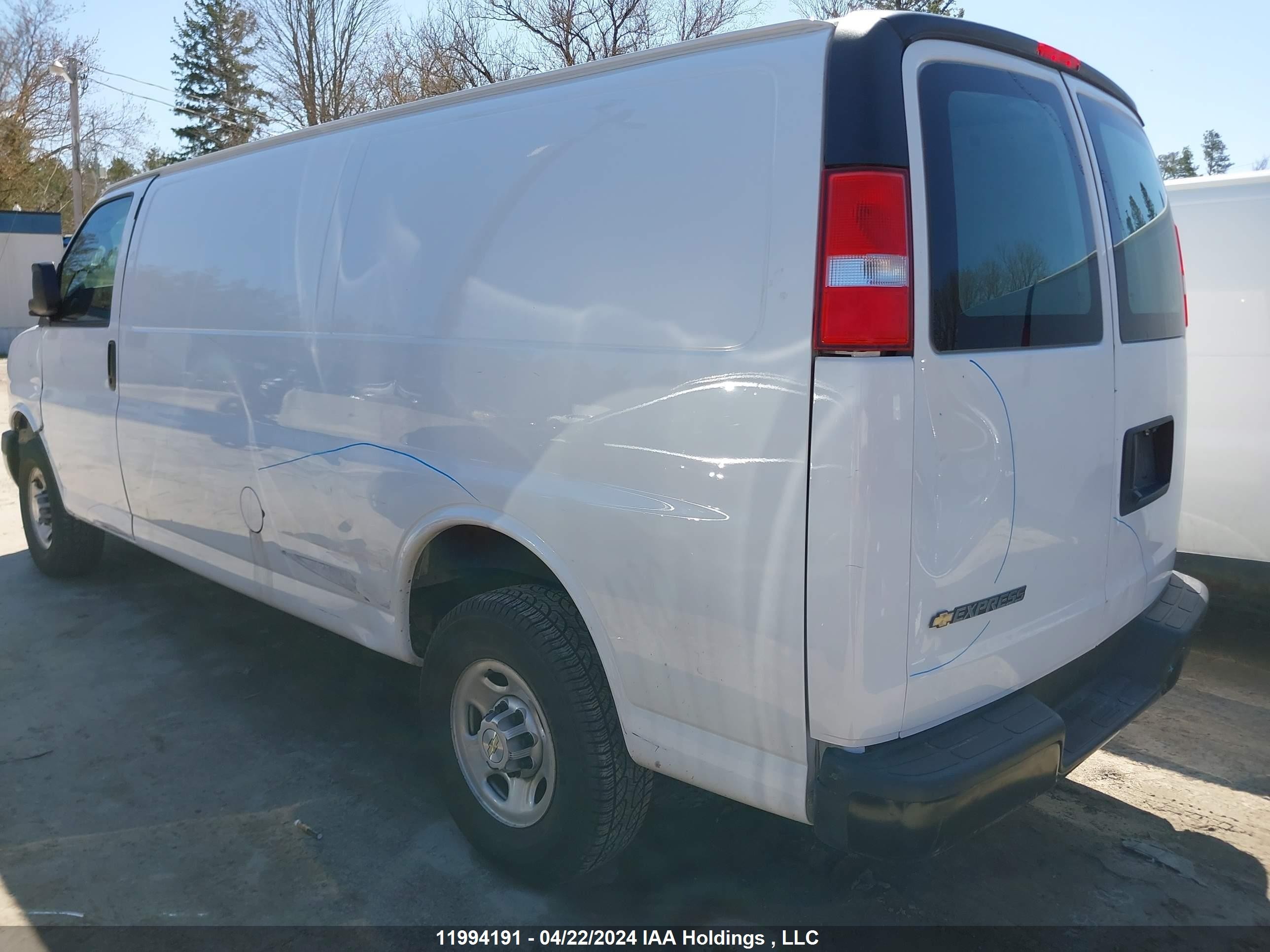 Photo 2 VIN: 1GCWGBF71M1300474 - CHEVROLET EXPRESS 