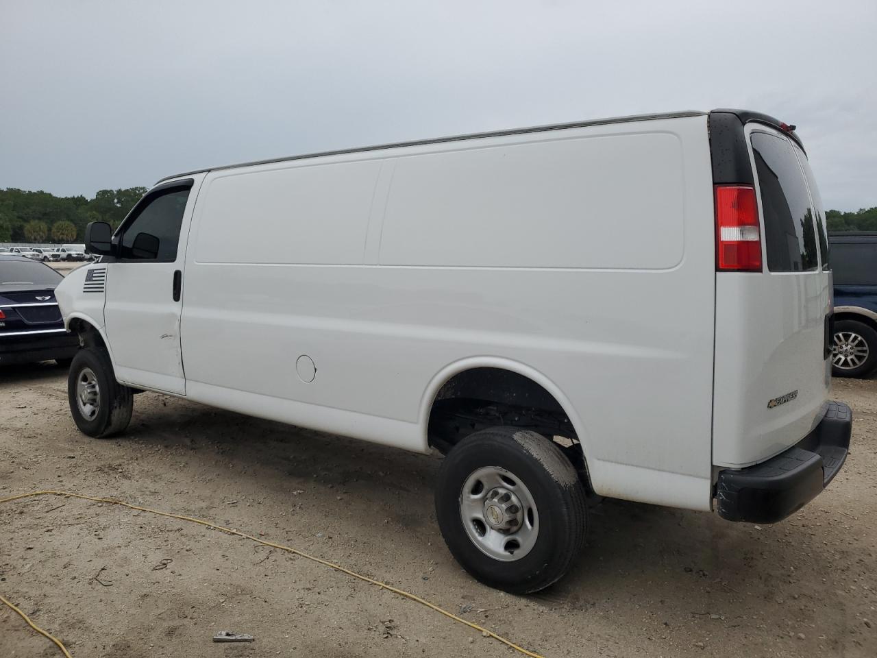 Photo 1 VIN: 1GCWGBF72M1166607 - CHEVROLET EXPRESS 