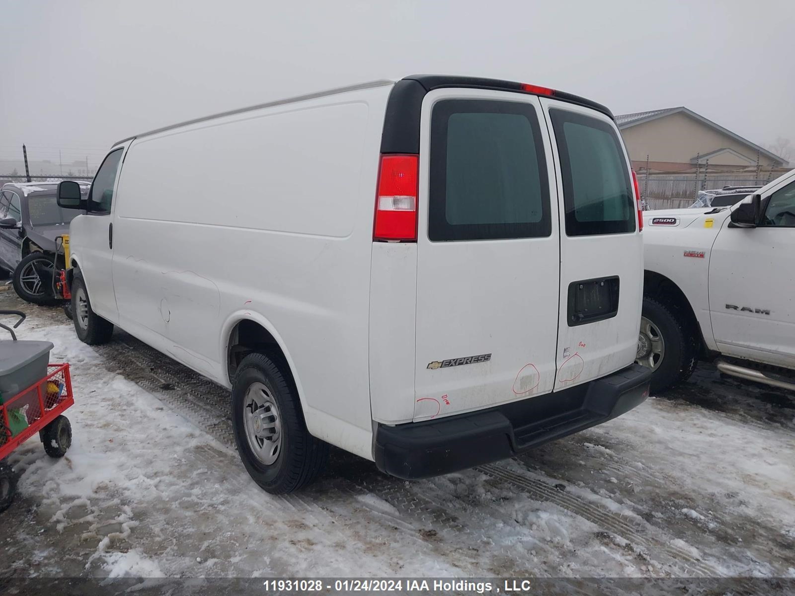 Photo 2 VIN: 1GCWGBF73M1307510 - CHEVROLET EXPRESS 