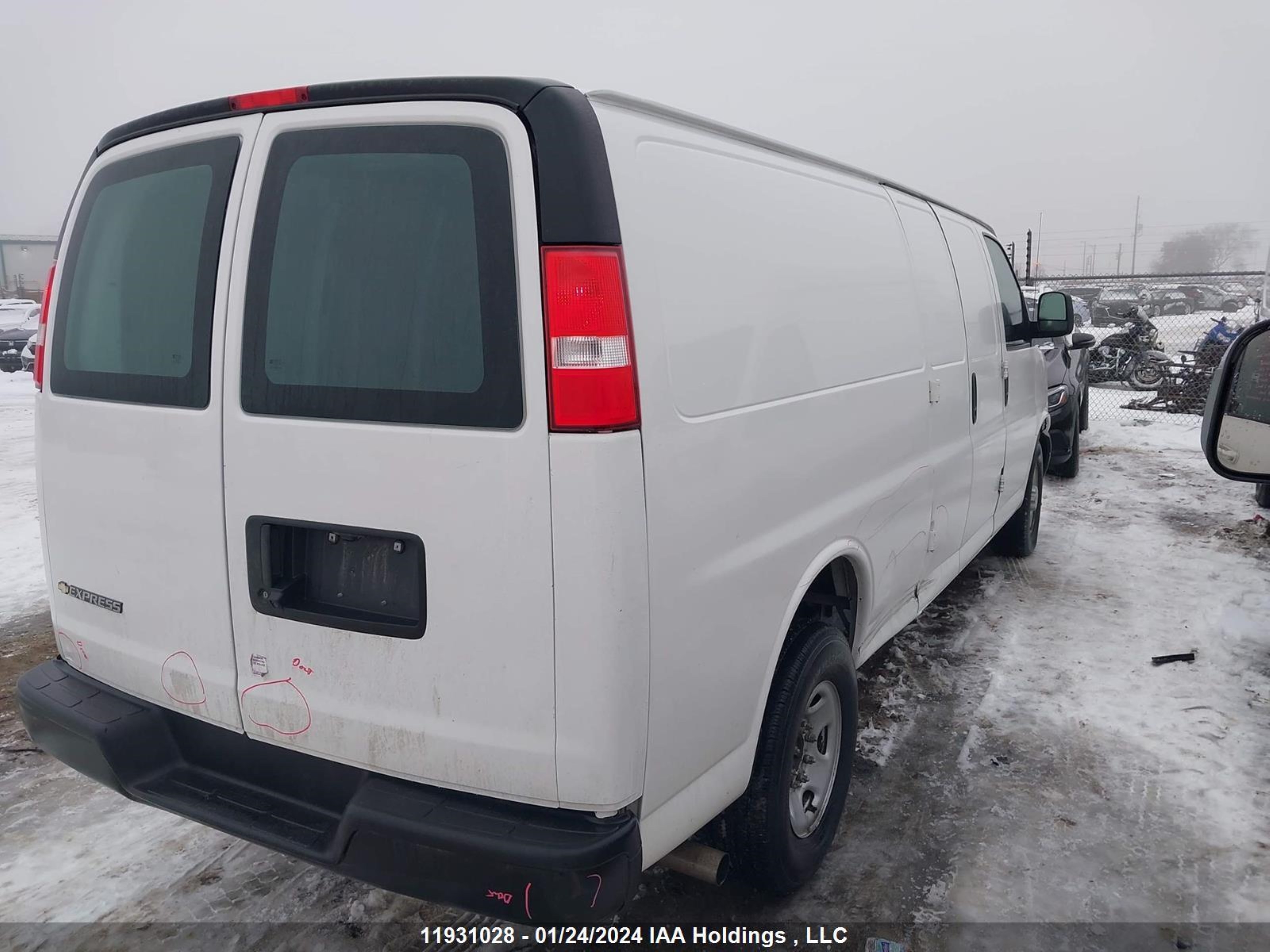 Photo 3 VIN: 1GCWGBF73M1307510 - CHEVROLET EXPRESS 