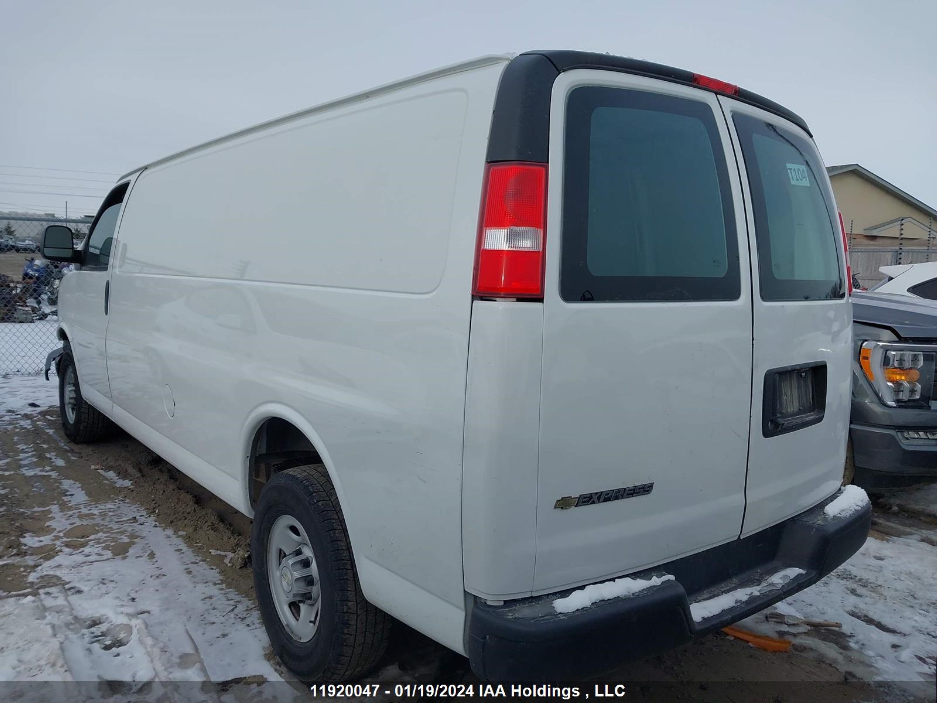 Photo 2 VIN: 1GCWGBF79M1307463 - CHEVROLET EXPRESS 